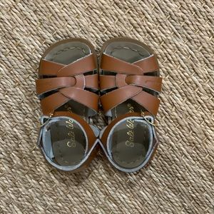 Salt Water Sandals - brown - size 6